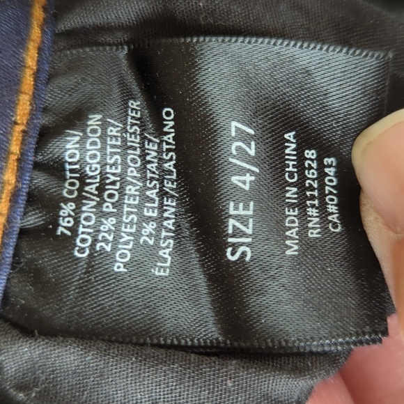 Tahari Distressed Whiskering Dark Wash Jeans 4/27 Dark Wash Blue - Picture 4 of 15